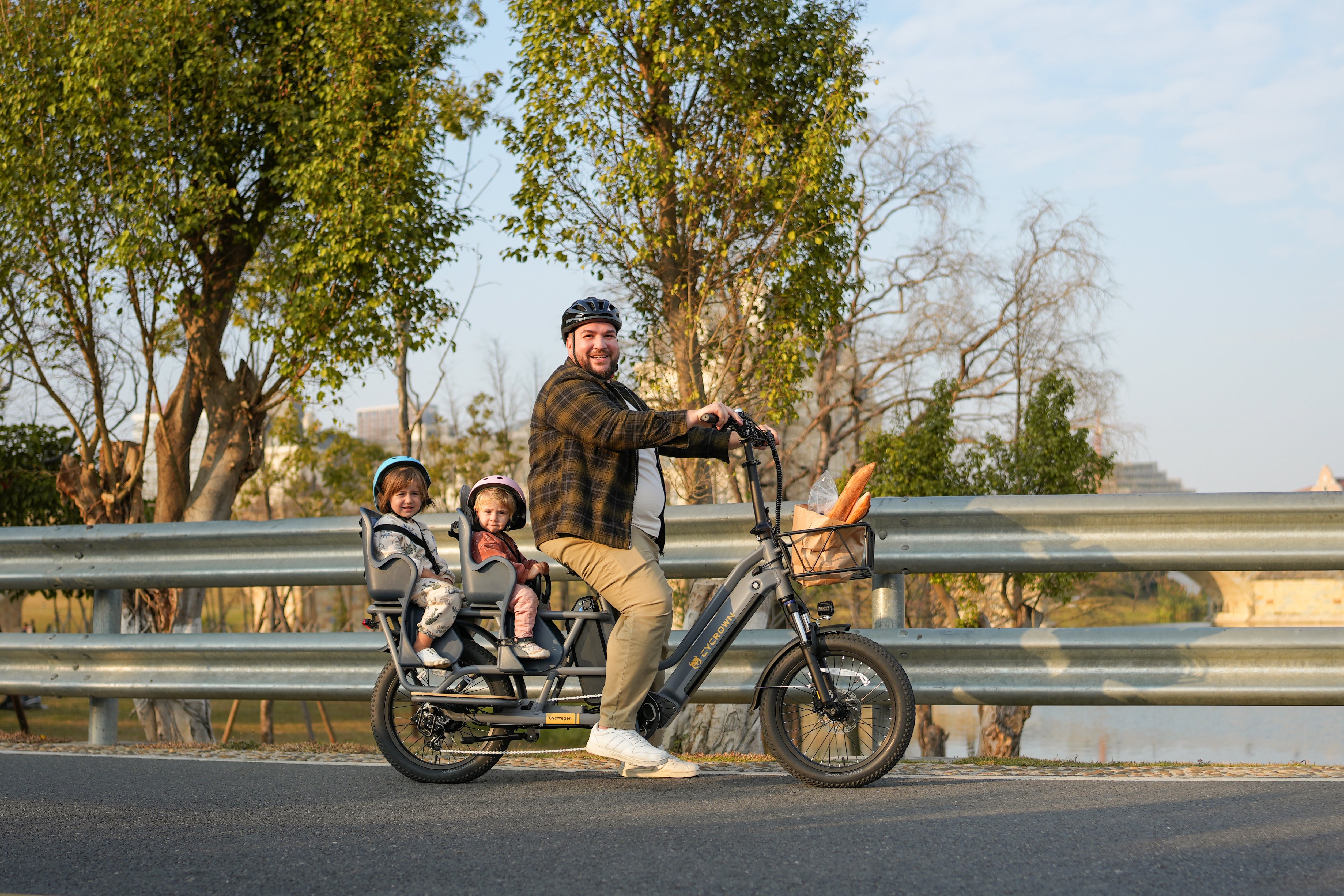 Dual Battery Cargo E-Bike Showdown: CYCROWN CycWagen vs. Heybike Hauler