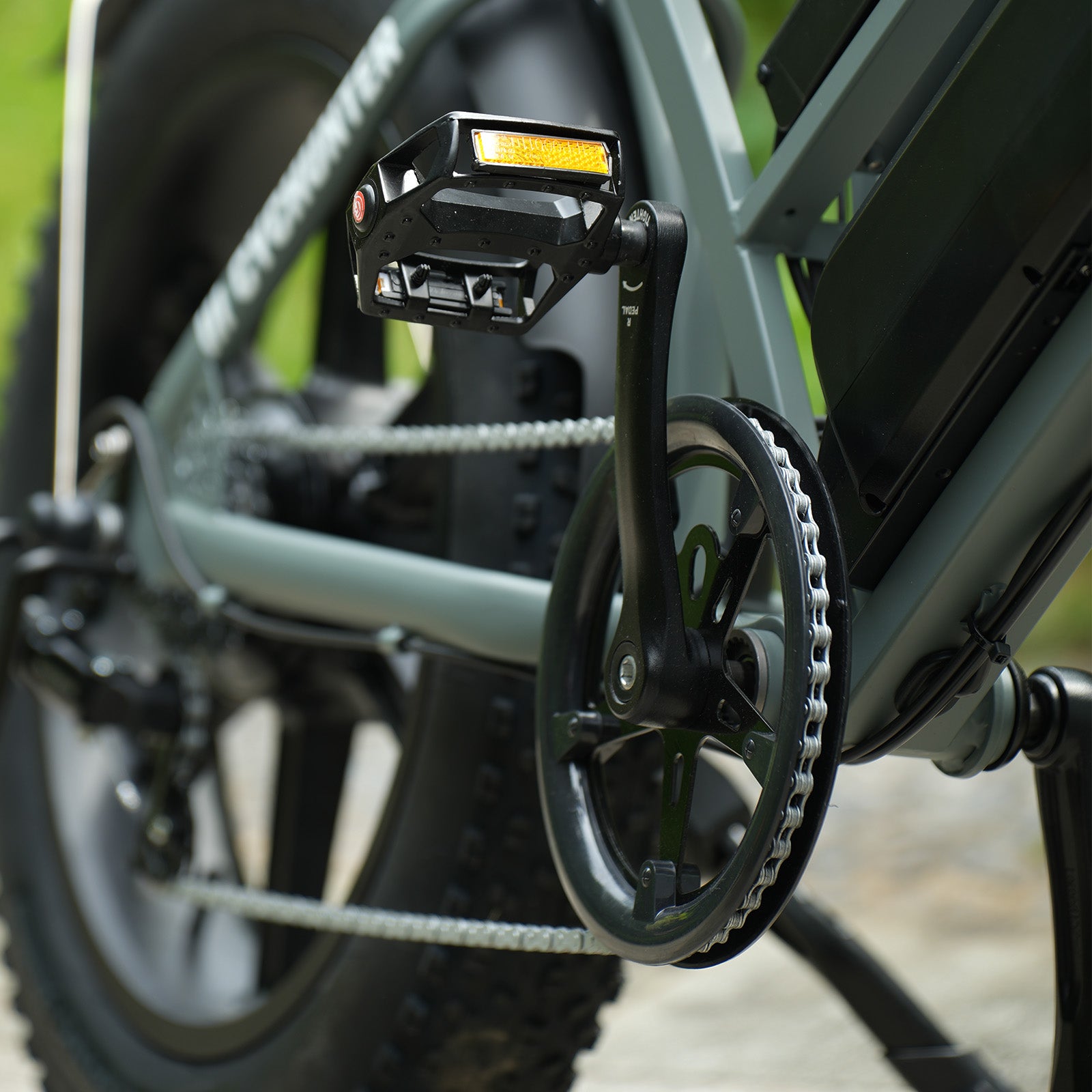 CycHunter Moped-Style Electric Bike