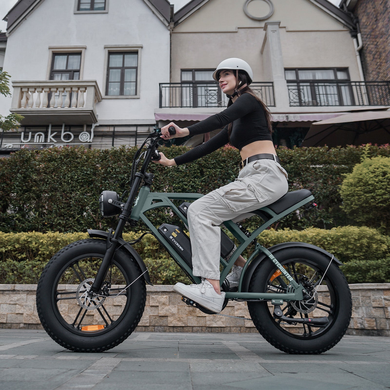 CycHunter Moped-Style Electric Bike